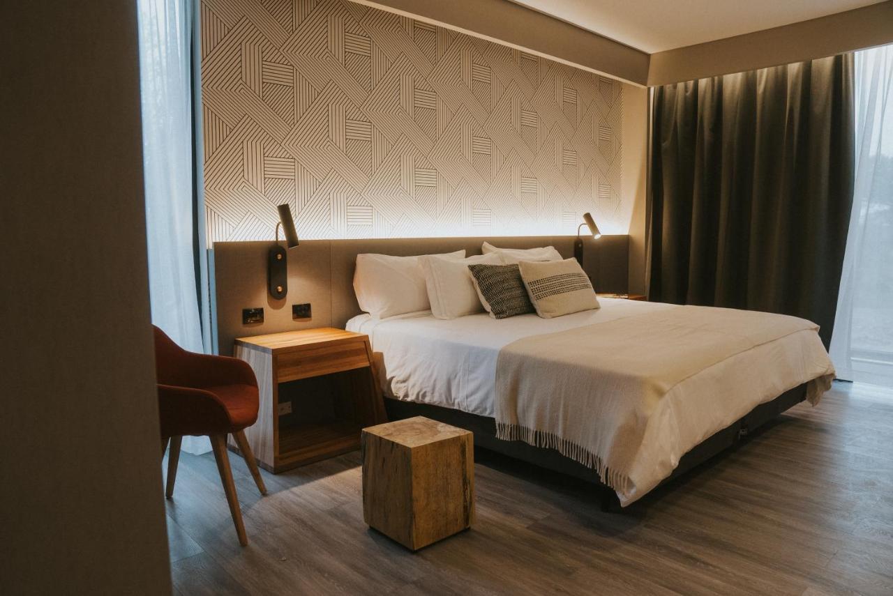 Howard Johnson Plaza La Ribera 레지스텐시아 외부 사진