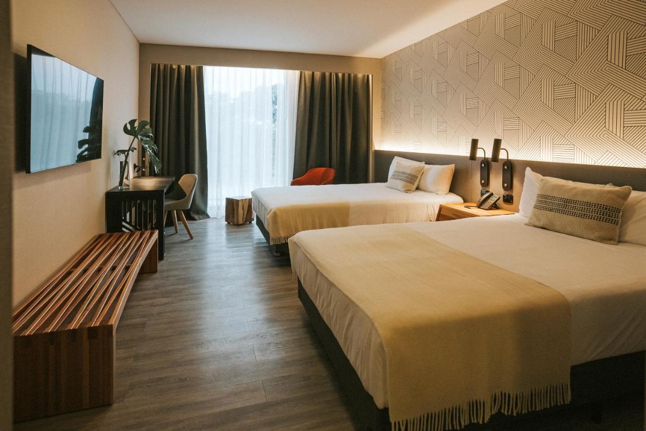 Howard Johnson Plaza La Ribera 레지스텐시아 외부 사진